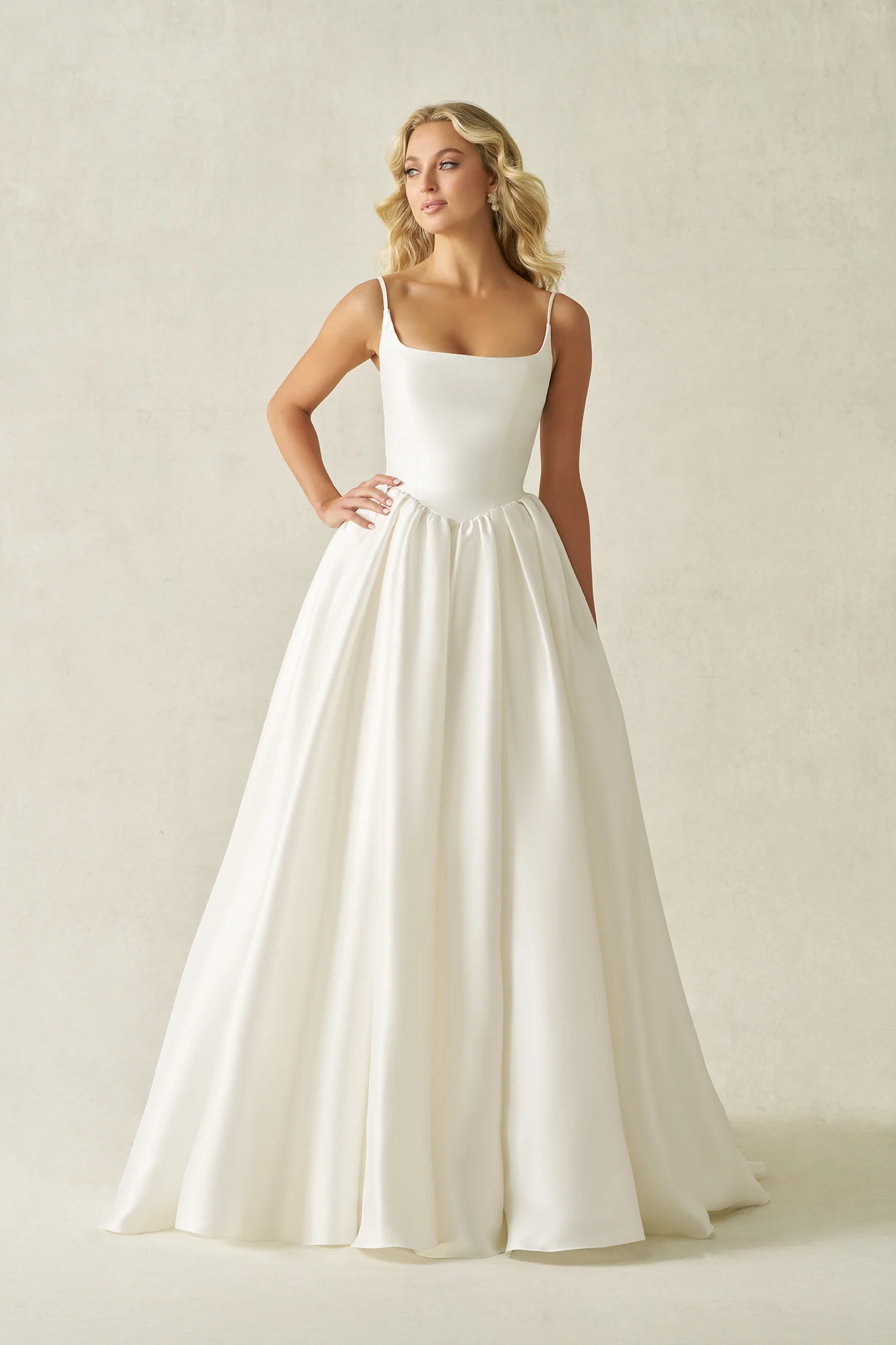 Allure –  A1402